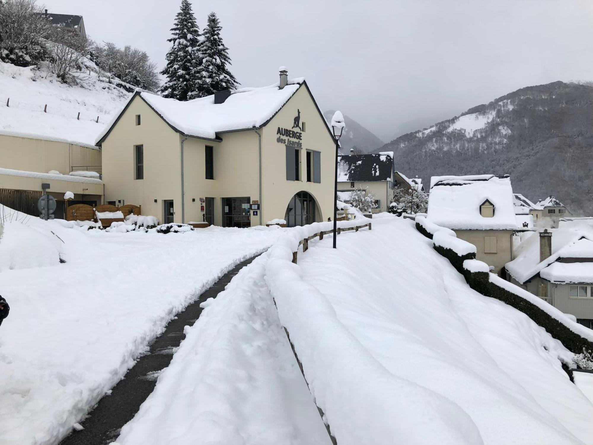 Auberge Des Isards Aydius Buitenkant foto
